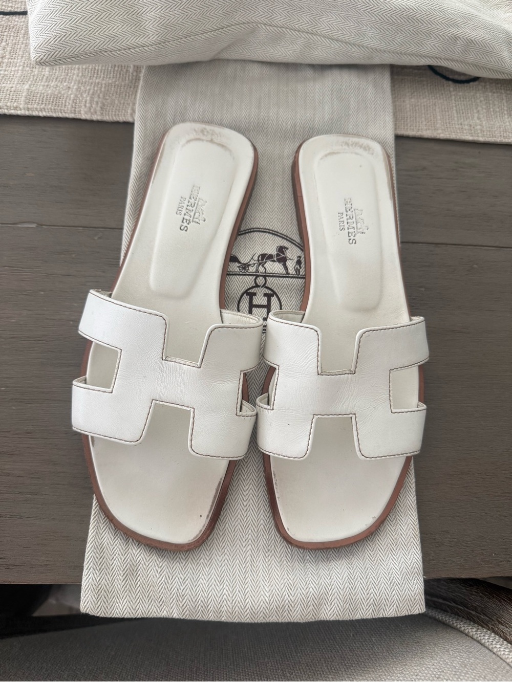Hermes White Oran Leather Slide Sandals - Women